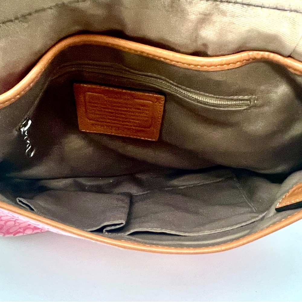 VINTAGE Coach Soho Y2K Pink Signature C Leather Shoulder Bag Very Rare - Picture 6 of 13